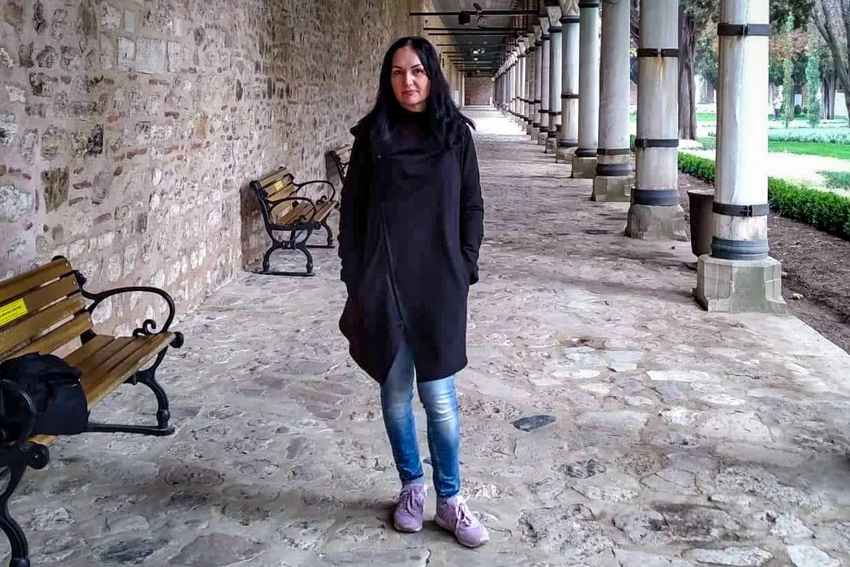 Ирина Данилович. Фото из семейного архива / <a data-sk="tooltip_parent" data-stringify-link="https://graty.me/ru/news/medsestru-i-krymskuyu-aktivistku-irinu-danilovich-etapirovali-v-koloniyu-v-stavropolskom-krae-ej-tak-i-ne-okazali-mediczinskuyu-pomoshh-nesmotrya-na-golodovku-i-ugrozu-poteryat-sluh/" href="https://graty.me/ru/news/medsestru-i-krymskuyu-aktivistku-irinu-danilovich-etapirovali-v-koloniyu-v-stavropolskom-krae-ej-tak-i-ne-okazali-mediczinskuyu-pomoshh-nesmotrya-na-golodovku-i-ugrozu-poteryat-sluh/" rel="noopener noreferrer" target="_blank">Грати</a>