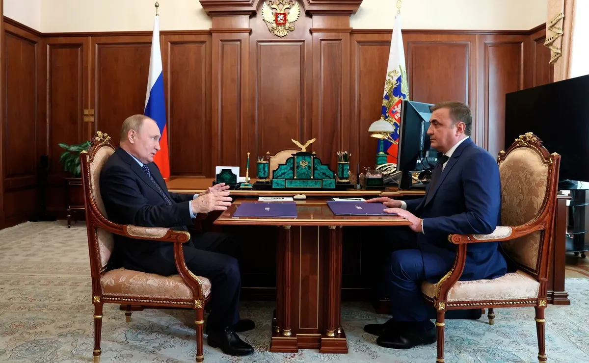 Владимир Путин и Алексей Дюмин, 2022 г. Фото: Сайт Президента России