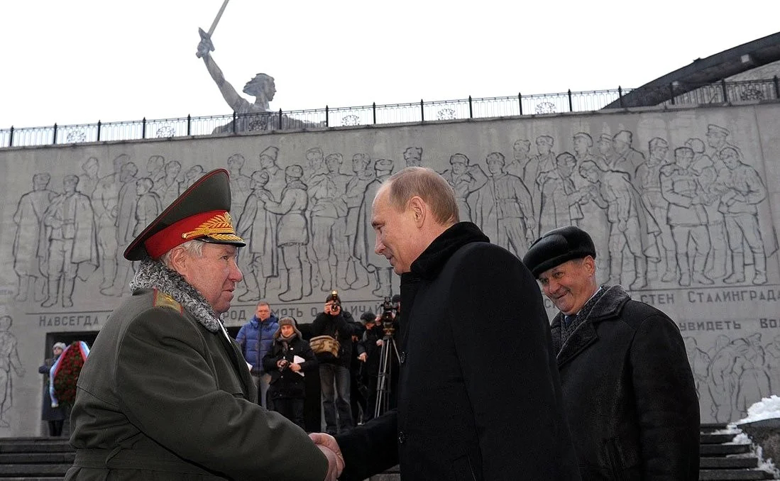 Владимир Путин во время посещения мемориального музея «Сталинградская битва» на Мамаевом кургане. Фото: kremlin.ru