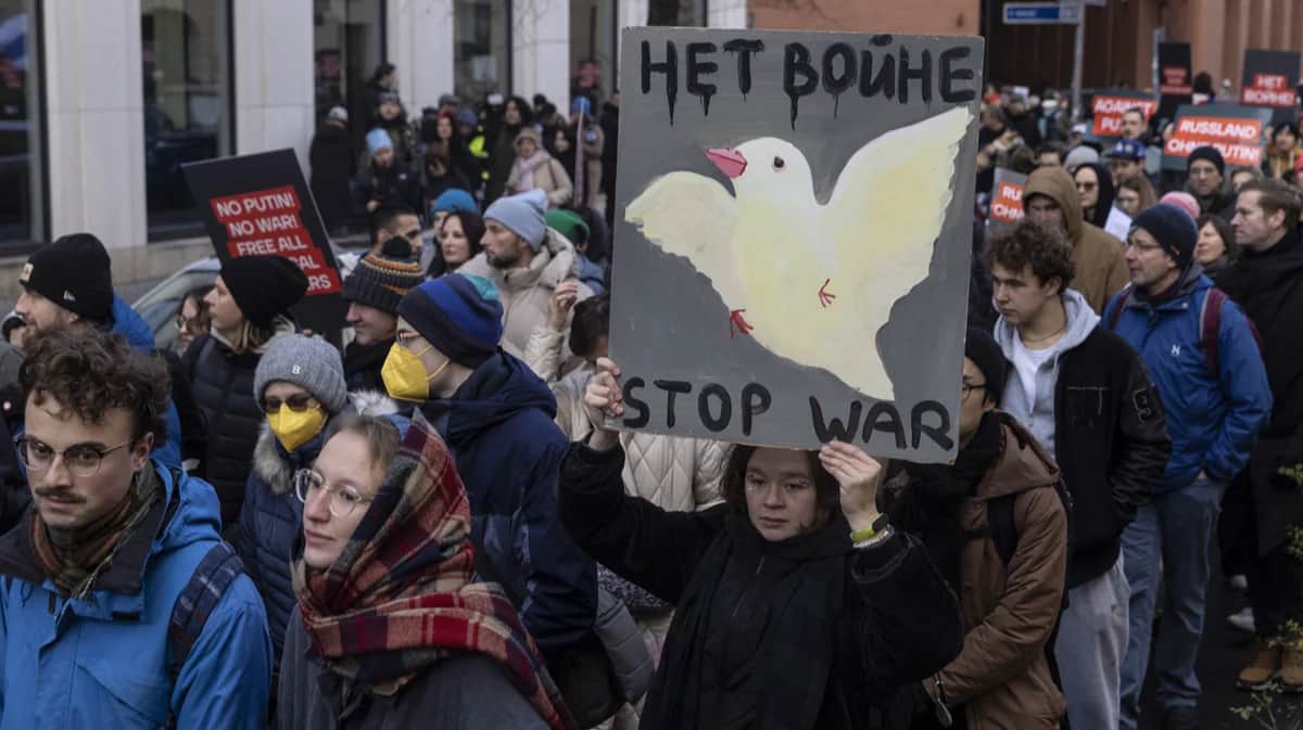 Антивоенный митинг россиян в Берлине, 17 ноября 2024 года. Фото: Сергей Строителев / Anadolu / Abaca Press / ddp images / Vida Press