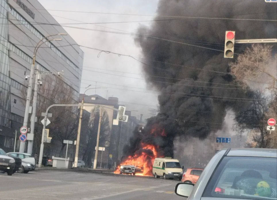 Последствия обстрела Белгорода. Фото: <a href="https://t.me/bazabazon/24170">Baza</a>