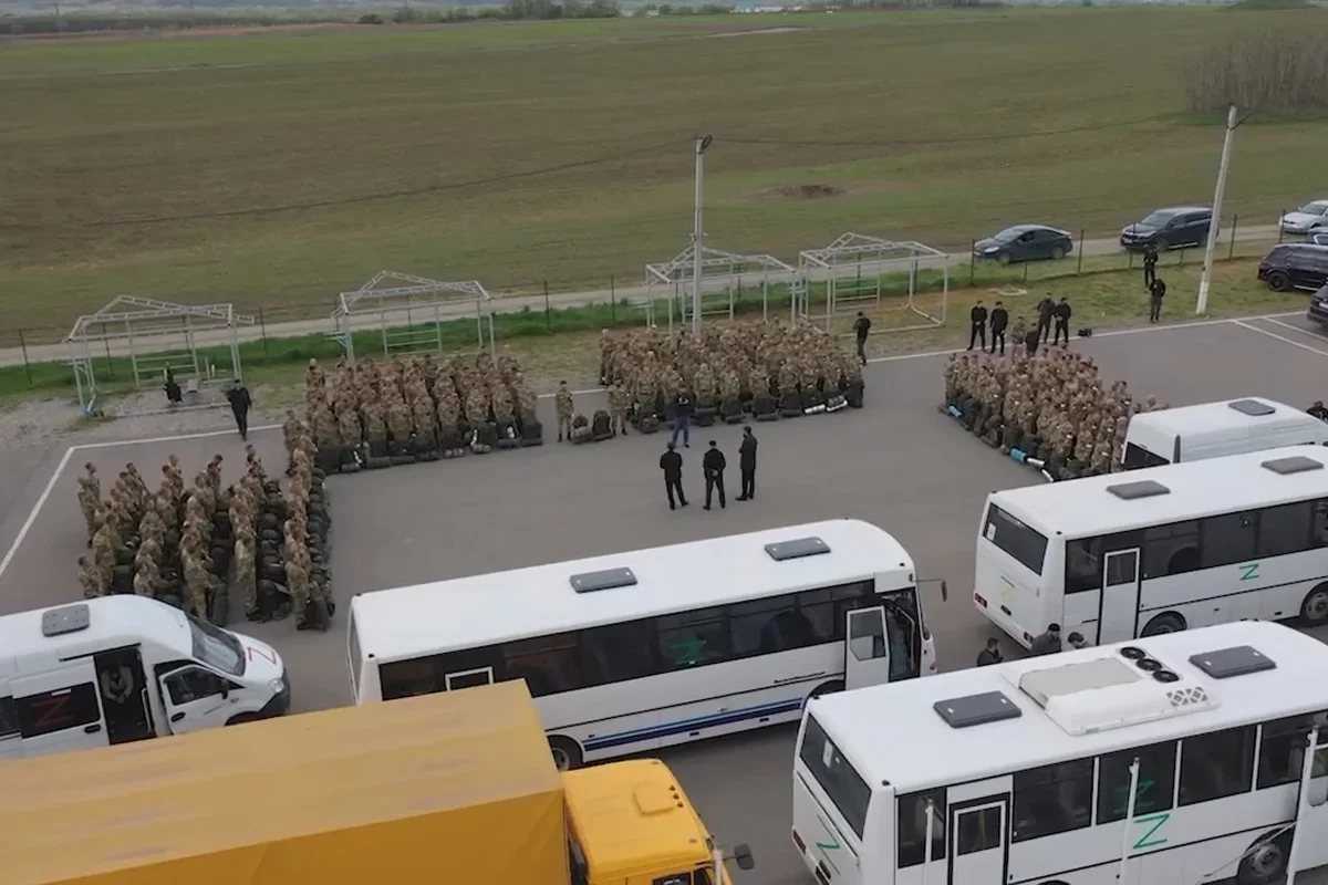Volunteers getting ready to be sent to Ukraine from the base in Gudermes, Chechnya. Photo: <a href="https://t.me/RKadyrov_95/1960">Ramzan Kadyrov</a> / Telegram