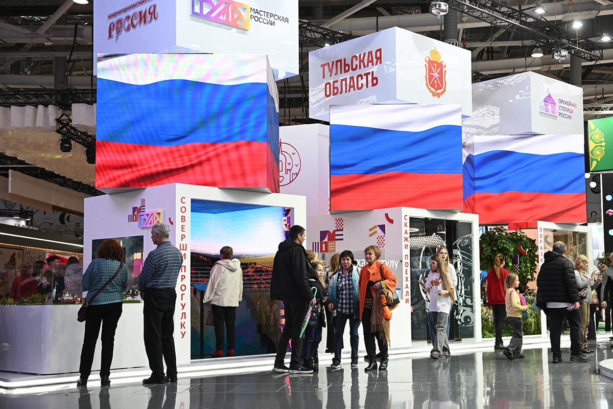 Работа выставки "Россия". Фото: Кирилл Зыков / РИА Новости / <a data-sk="tooltip_parent" data-stringify-link="http://russia.ru" href="http://russia.ru/" rel="noopener noreferrer" target="_blank">russia.ru</a>