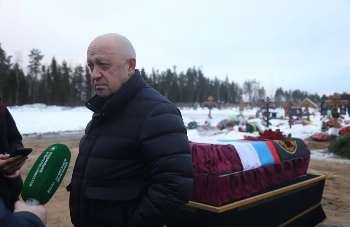 Evgeny Prigozhin at the cemetery in St. Petersburg. Photo by Sever.Realii