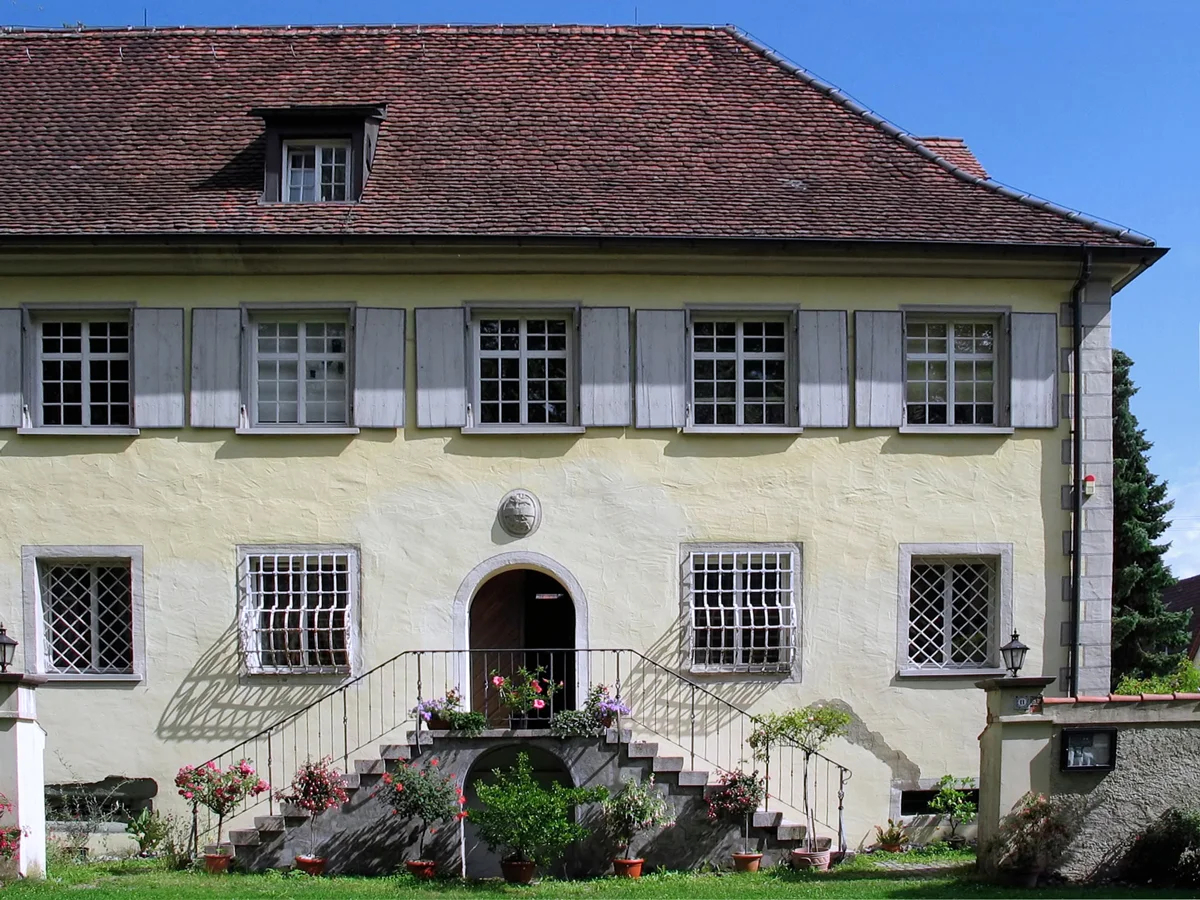 Дом Юнгера в Вильфингене, 2012 год. Фото: <a data-sk="tooltip_parent" data-stringify-link="https://commons.wikimedia.org/wiki/File:Maison_ernst_j%C3%BCnger_wilflingen.jpg" href="https://commons.wikimedia.org/wiki/File:Maison_ernst_j%C3%BCnger_wilflingen.jpg" rel="noopener noreferrer" target="_blank">Wikimedia</a> (CC BY-SA 3.0)