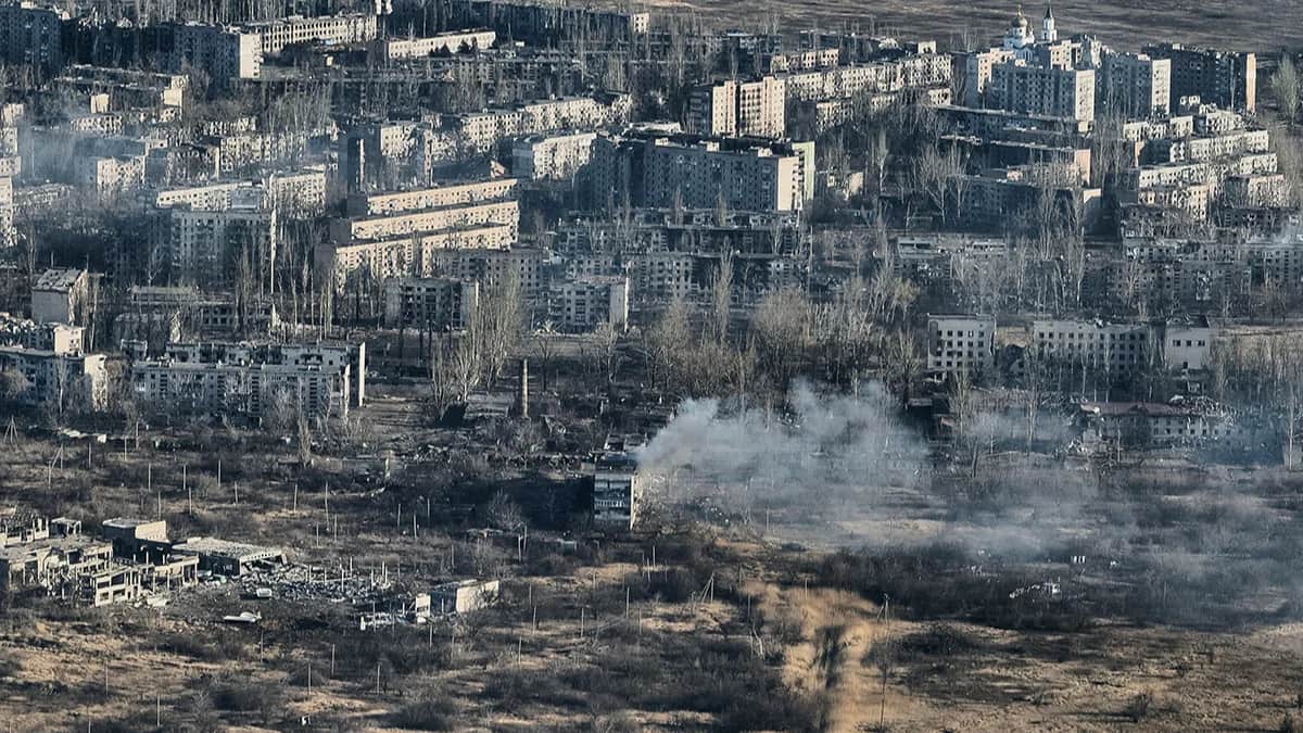 Общий вид разрушенных зданий в Авдеевке, 15 февраля 2024 года. Фото: Константин Либеров / Libkos / Getty Images