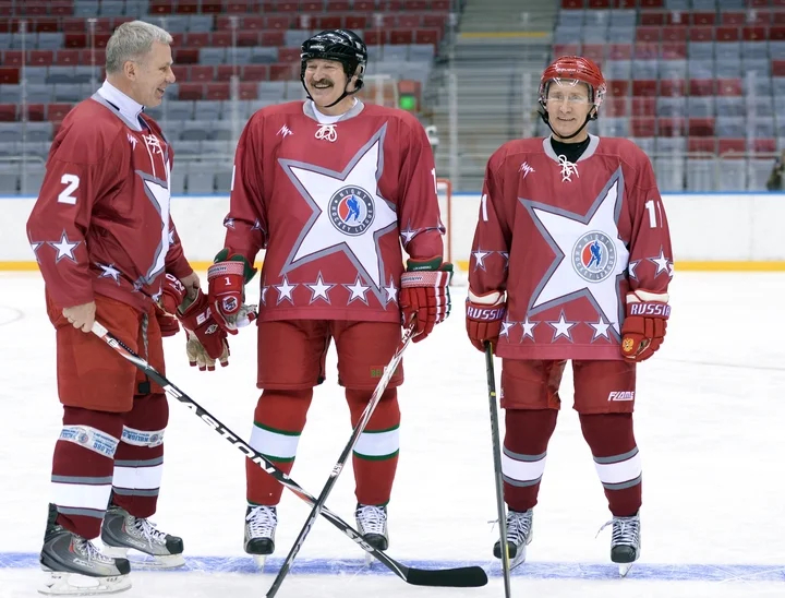 Vladimir Putin, Alexander Lukashenko and Russian hockey player Vyacheslav Fetisov play in an ice hockey match in Sochi, Russia, on 4 January 2014. Photo: EPA / ALEXEY NIKOLSKY / RIA NOVOSTI / GOVERNMENT PRESS SERVICE 