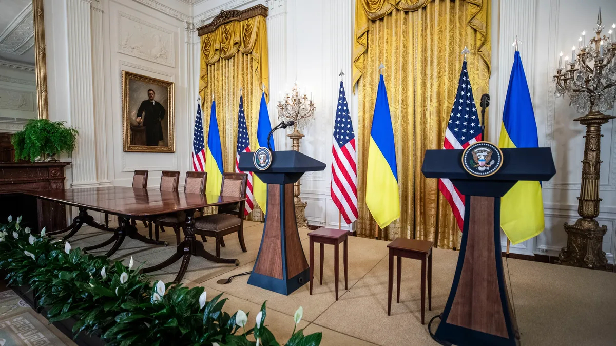 Администрация Трампа дала понять Украине, что ждет публичных извинений от Зеленского — Bloomberg
