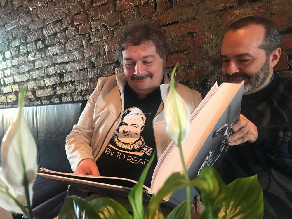 Дмитрий Быков и Виктор Шендерович. Фото: фейсбук