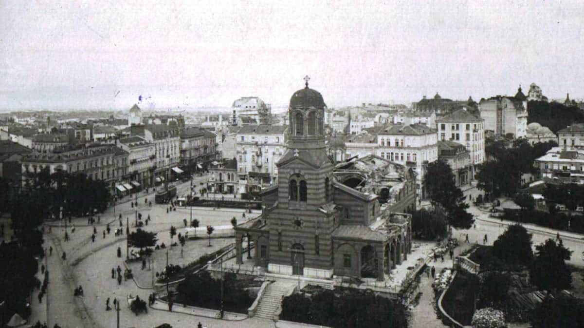 Вид на собор «Святая Неделя» в Софии после взрыва, 1926 год. Фото: Bulgarian Archives State Agency / Wikimedia
