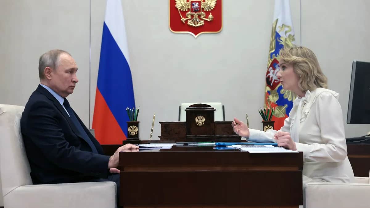 Vladimir Putin and Russia’s children rights commissioner Maria Lvova-Belova. Photo: MIKHAIL METZEL/SPUTNIK/KREMLIN POOL