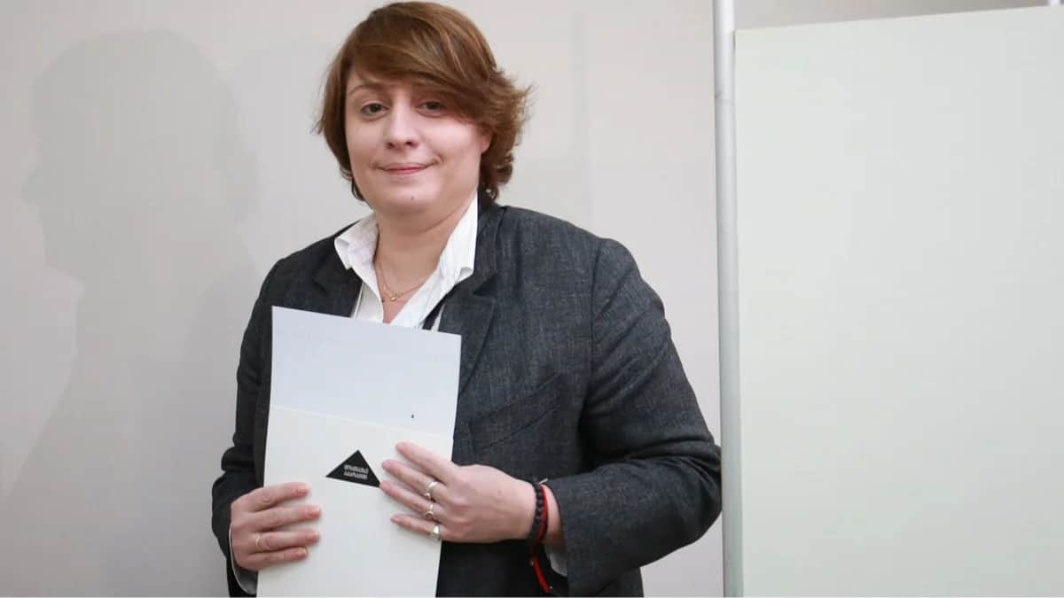 Элене Хоштария на избирательном участке во время парламентских выборов в Тбилиси, Грузия, 26 октября 2024 года. Фото: Zurab Tsertsvadze / AP / Scanpix / LETA