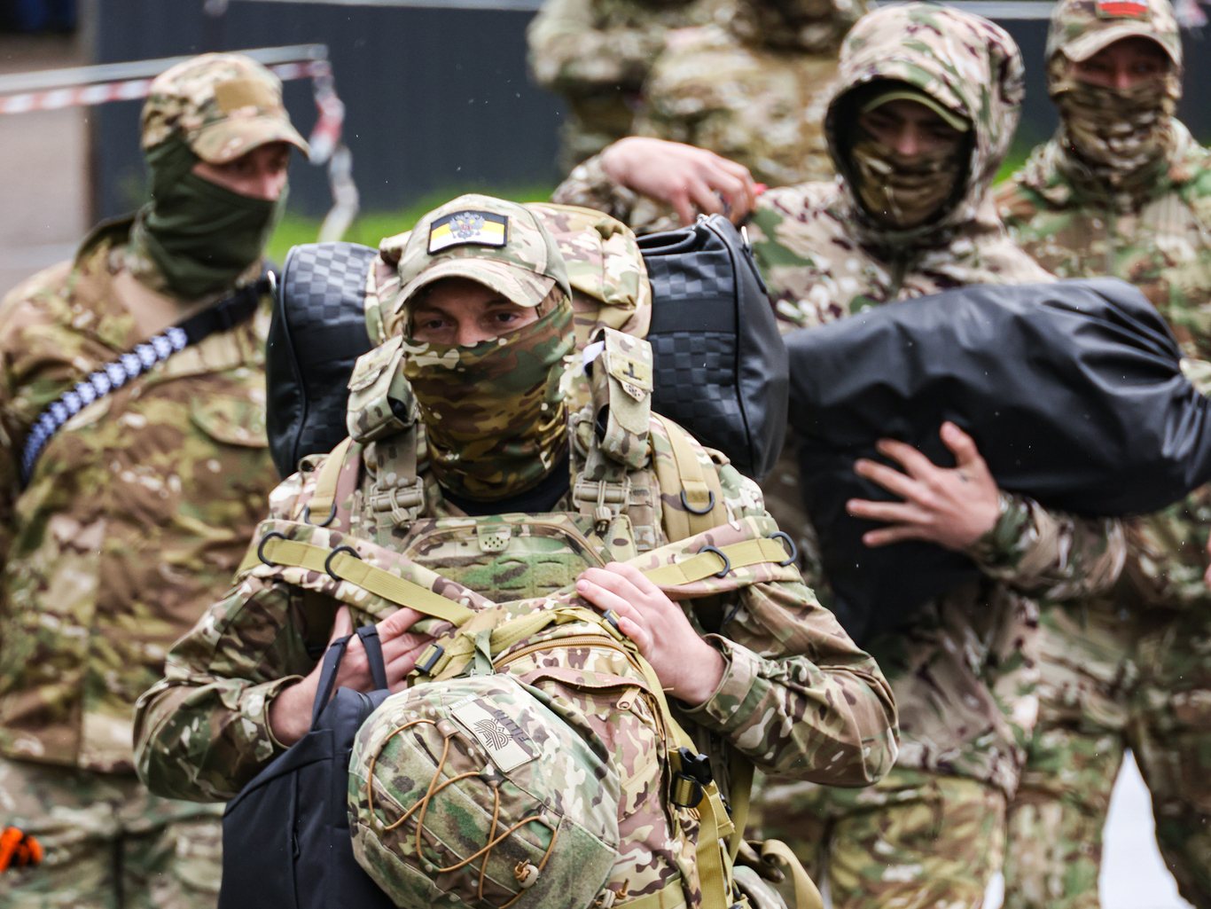 Российские военнослужащие в пункте отбора на службу. Балашиха, Московская область. 27 мая 2026 года. Фото: Сергей Карпухин / ТАСС / ZUMA Press / Scanpix / LETA
