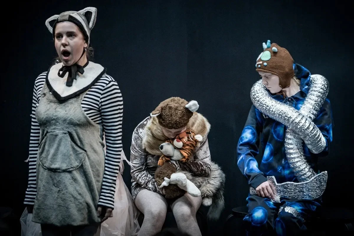 A scene from Blue Rice Dog. Photo: <a href="https://www.sosodaughters.com/schitalka" rel="noopener noreferrer" title="https://www.sosodaughters.com/schitalka">SOSO Daughters</a>