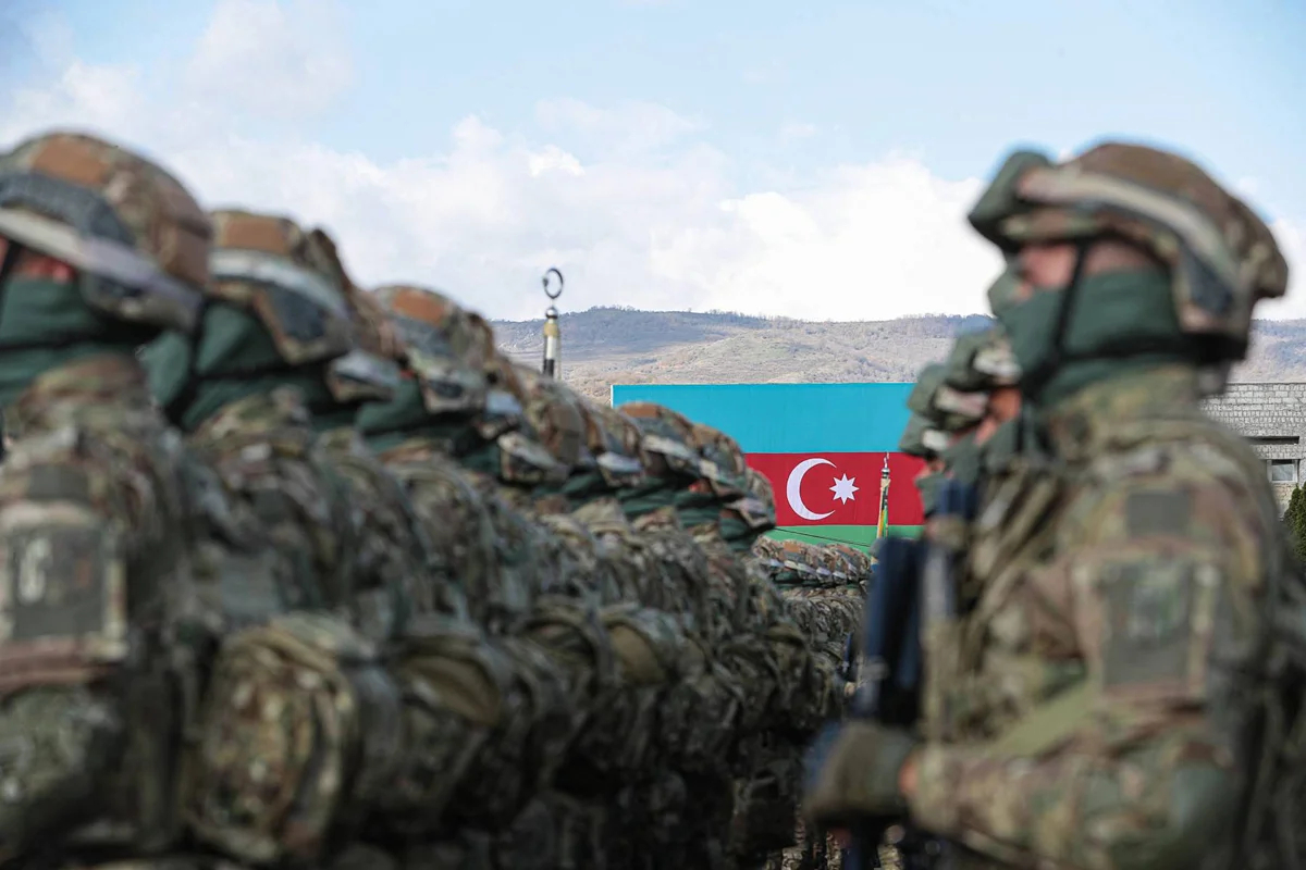 Азербайджанские военнослужащие на военном параде в Степанакерте (Ханкенди), 8 ноября 2023 года. Фото: Azerbaijani Presidential Press Office / AFP / Scanpix / LETA