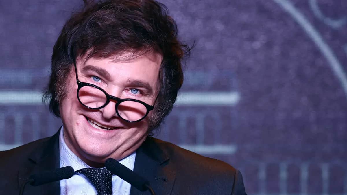 Новый президент Аргентины Хавьер Милей во время пресс-конференции после победы на выборах, 19 ноября 2023 года. Фото: Tomas Cuesta / Getty Images