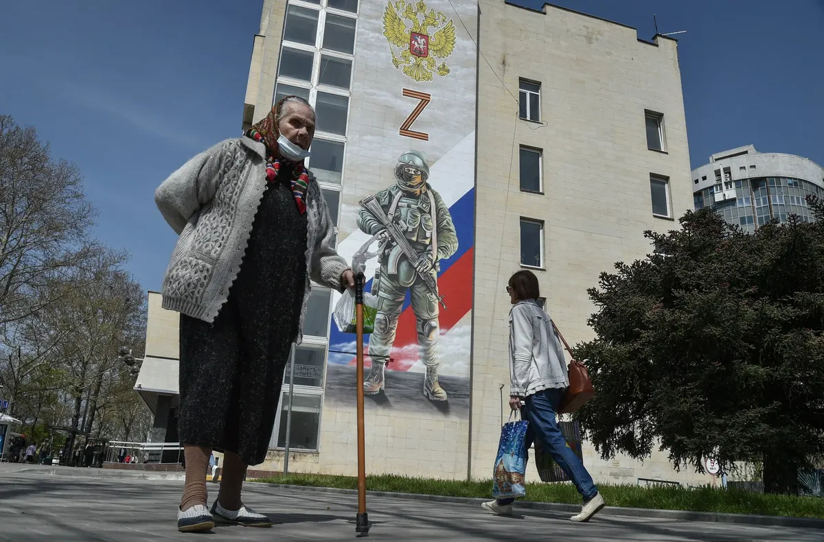 Плакат в Симферополе. Фото: EPA-EFE