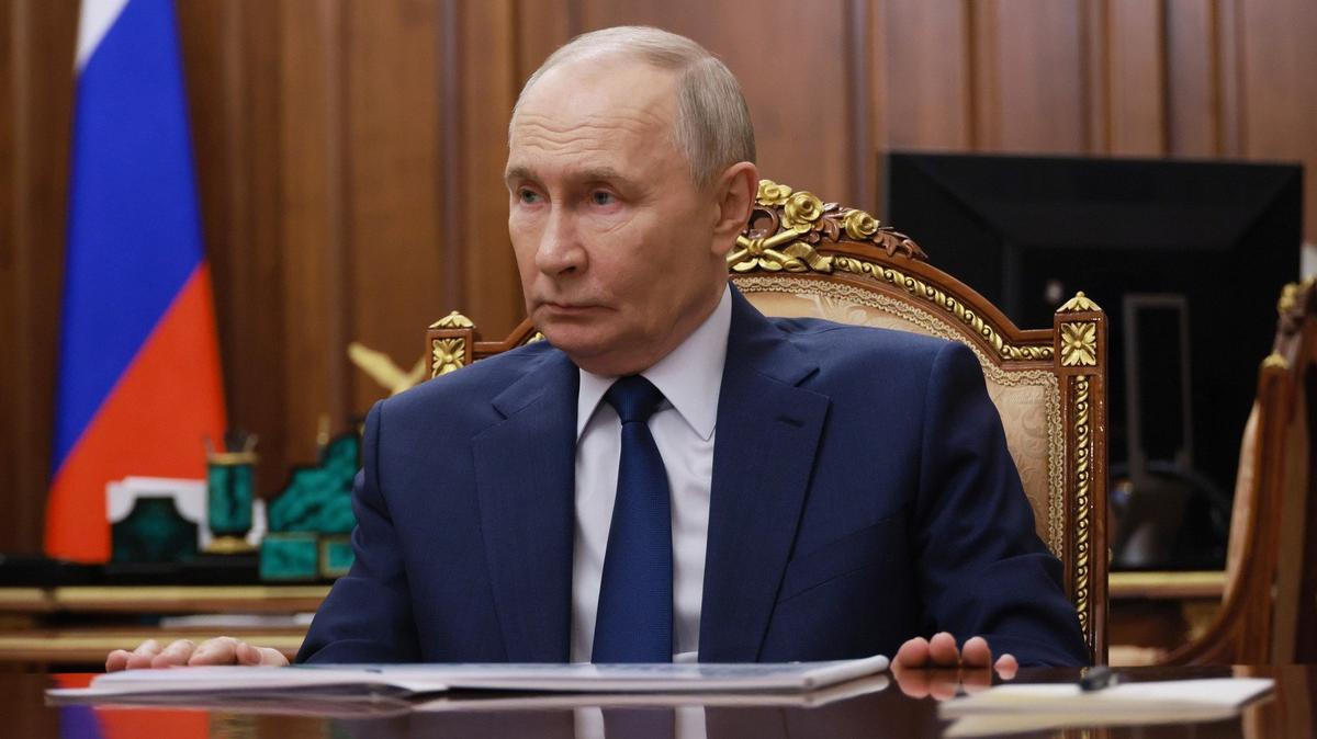 Журналист Андрей Захаров нашел тайную долю Путина в мессенджере Max