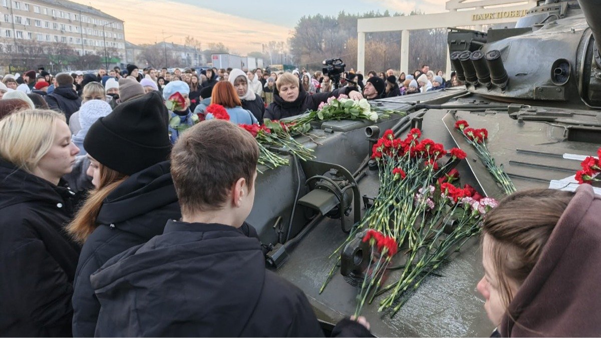 «Хлопо́к на одном из предприятий»