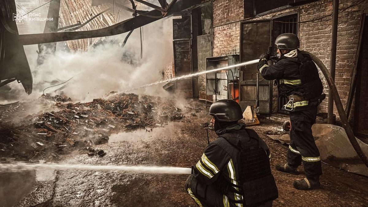 The aftermath of the attack on Kyiv. Photo: State Emergency Service of Ukraine