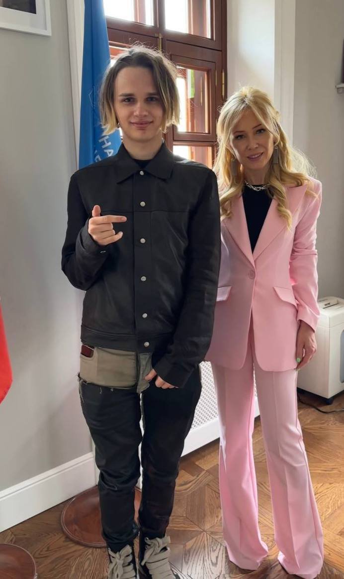 Hip-hop artist Scally Milano with Yekaterina Mizulina at her office. Photo: Telegram