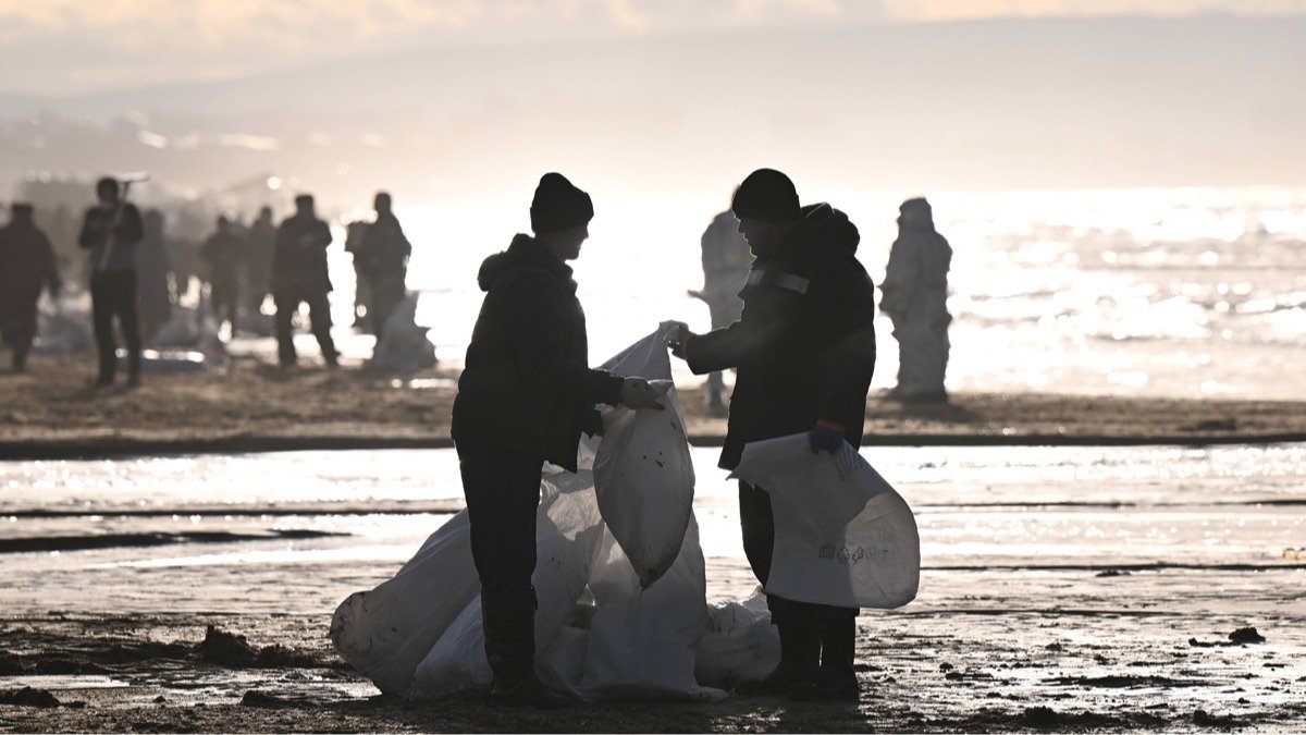 Черное — это белое, нефть — это вода