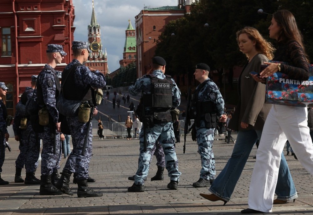 Russian police patrol outside the Kremlin in Moscow, Russia, 27 August 2025. EPA/MAXIM SHIPENKOV