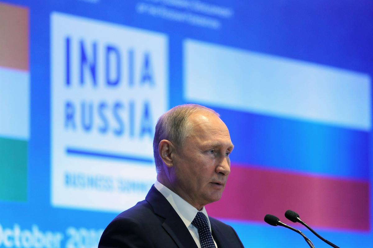 Vladimir Putin speaks at a Russian-Indian business summit session in New Delhi, India, 5 October 2018. Photo: EPA/MICHAEL KLIMENTYEV / SPUTNIK / KREMLIN