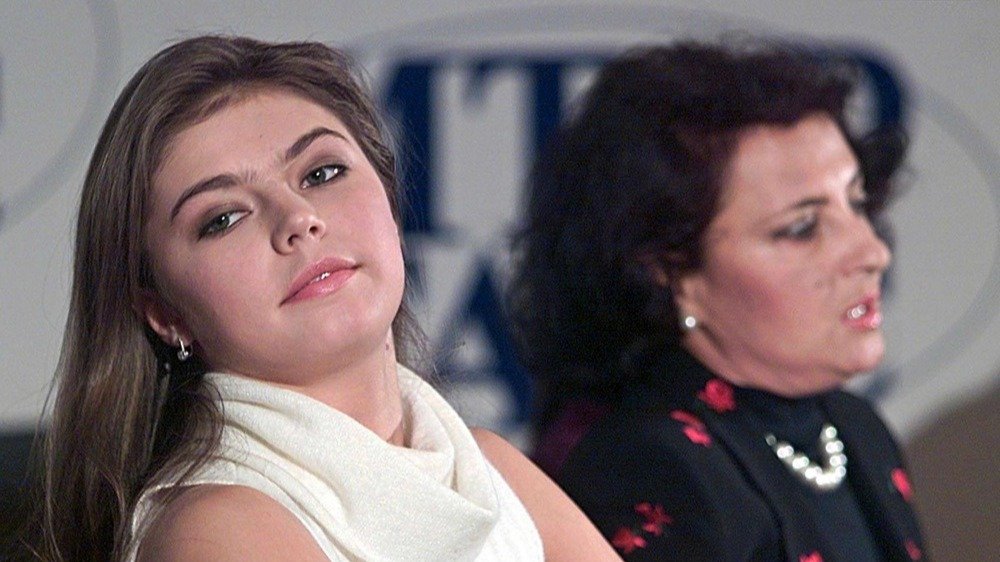 Топ-менеджеров «Газпрома» подозревают в хищении 8 млрд рублей во время строительства академии Алины Кабаевой