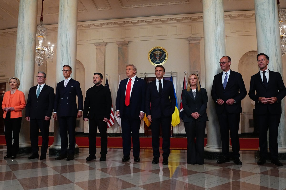 Европейские лидеры и Владимир Зеленский на встрече с Дональдом Трампом, Вашингтон, округ Колумбия, США, 18 августа 2025 года. Фото: Aaron Schwartz / EPA