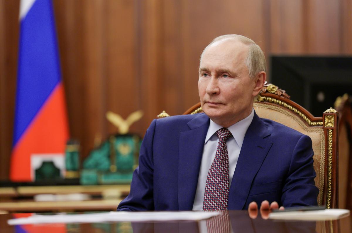 Vladimir Putin at the Kremlin in Moscow, Russia, 14 October 2025. Photo: EPA /ALEXANDER KAZAKOV / SPUTNIK / KREMLIN