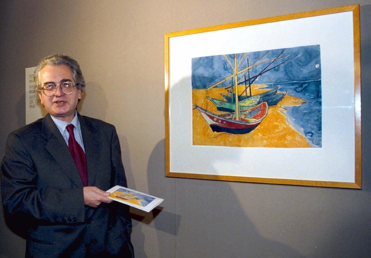 Mikhail Piotrovsky presents Boats on the Beach of Saintes-Maries-de-la-Mer by Vincent van Gogh during an exhibition of works of art taken from Germany by Soviet troops during World War II. Photo: Reuters / Scanpix / LETA