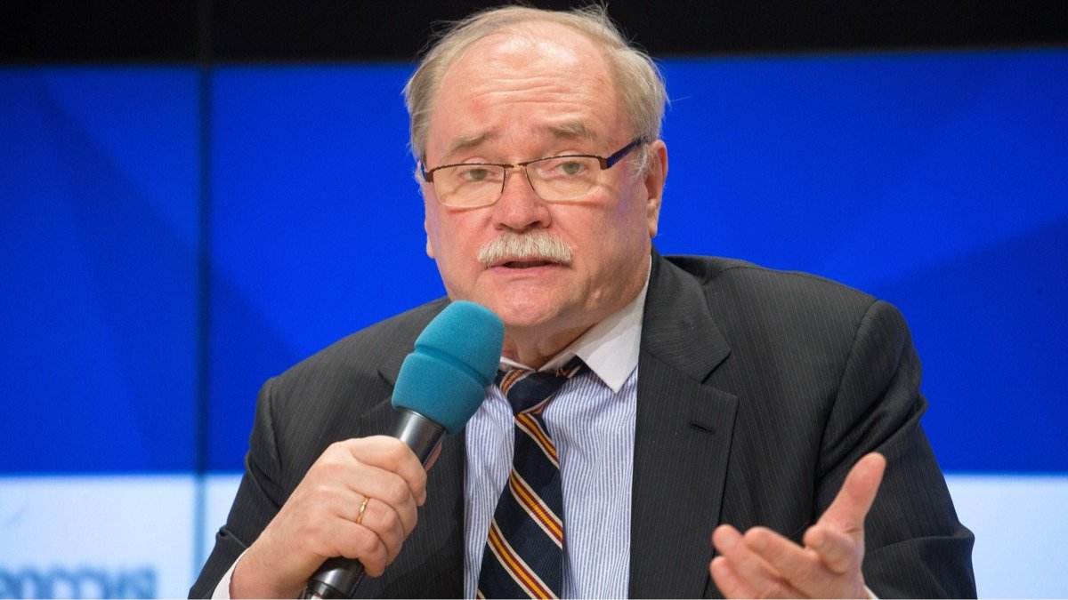 Крестом и молотом