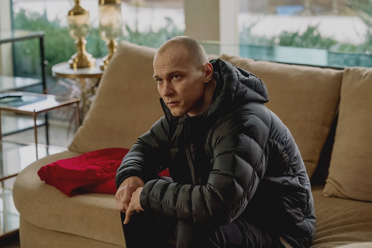 Юра Борисов в фильме «Анора». Фото:  imdb.com